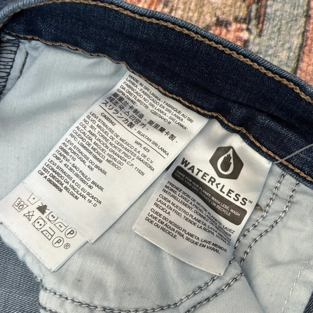 Levi's 20W Classic Bootcut Essential Denim Jeans - Picture 10 of 12